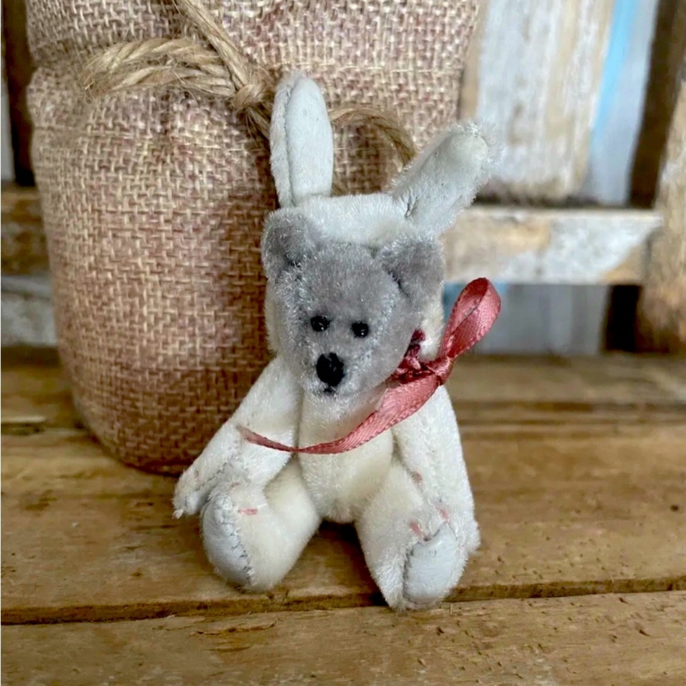 Boyds Bears Wuzzies "Hopley F. Wuzzie" 3" Pin Bear in Bunny Suit Plush NWOT!